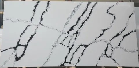 باندا وايت 25 — كوارتز
